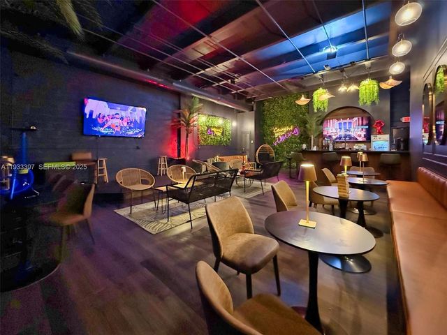 7700 NW 56th St, Doral, FL 33166