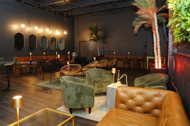 7700 NW 56th St, Doral, FL 33166