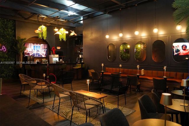 7700 NW 56th St, Doral, FL 33166