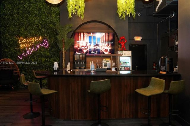 7700 NW 56th St, Doral, FL 33166