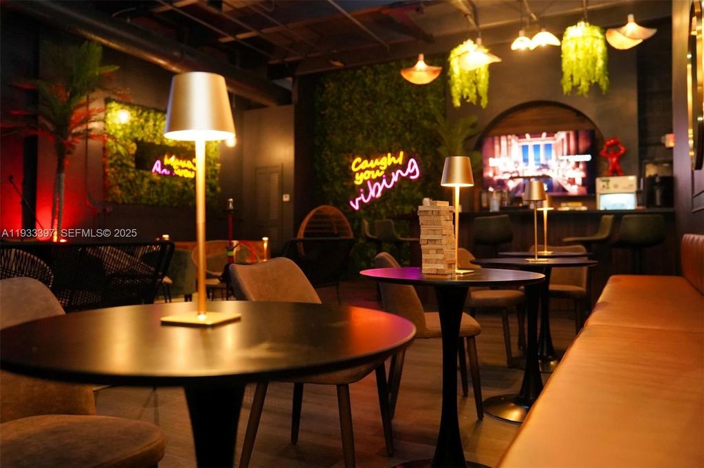 7700 NW 56th St, Doral, FL 33166