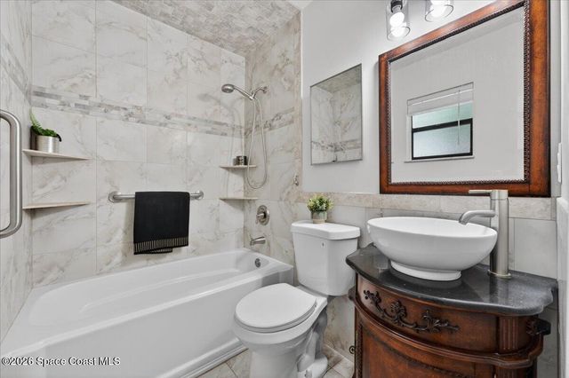 1582 Giles Street NW, Palm Bay, FL 32907