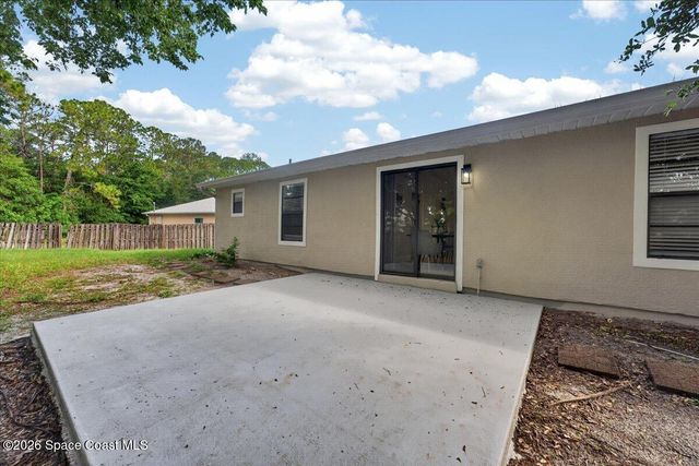 1582 Giles Street NW, Palm Bay, FL 32907