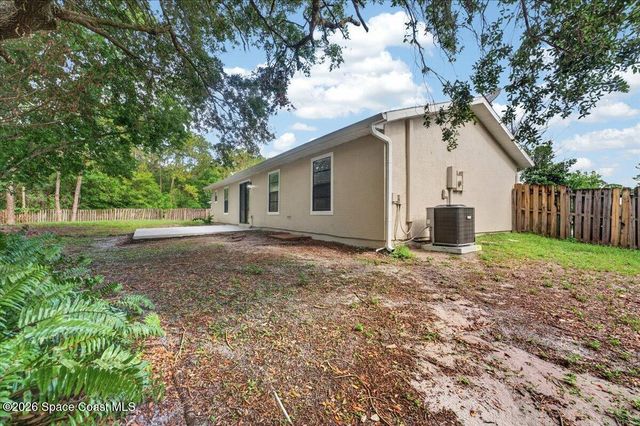 1582 Giles Street NW, Palm Bay, FL 32907