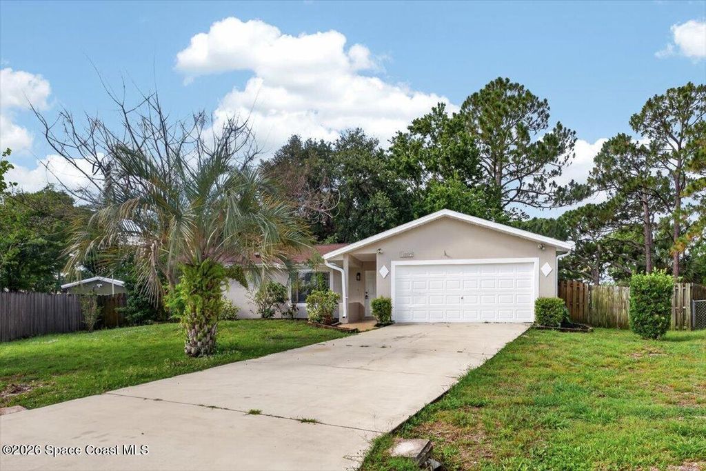 1582 Giles Street NW, Palm Bay, FL 32907