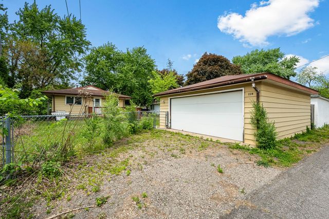 228 Duke Street, Saint Paul, MN 55102