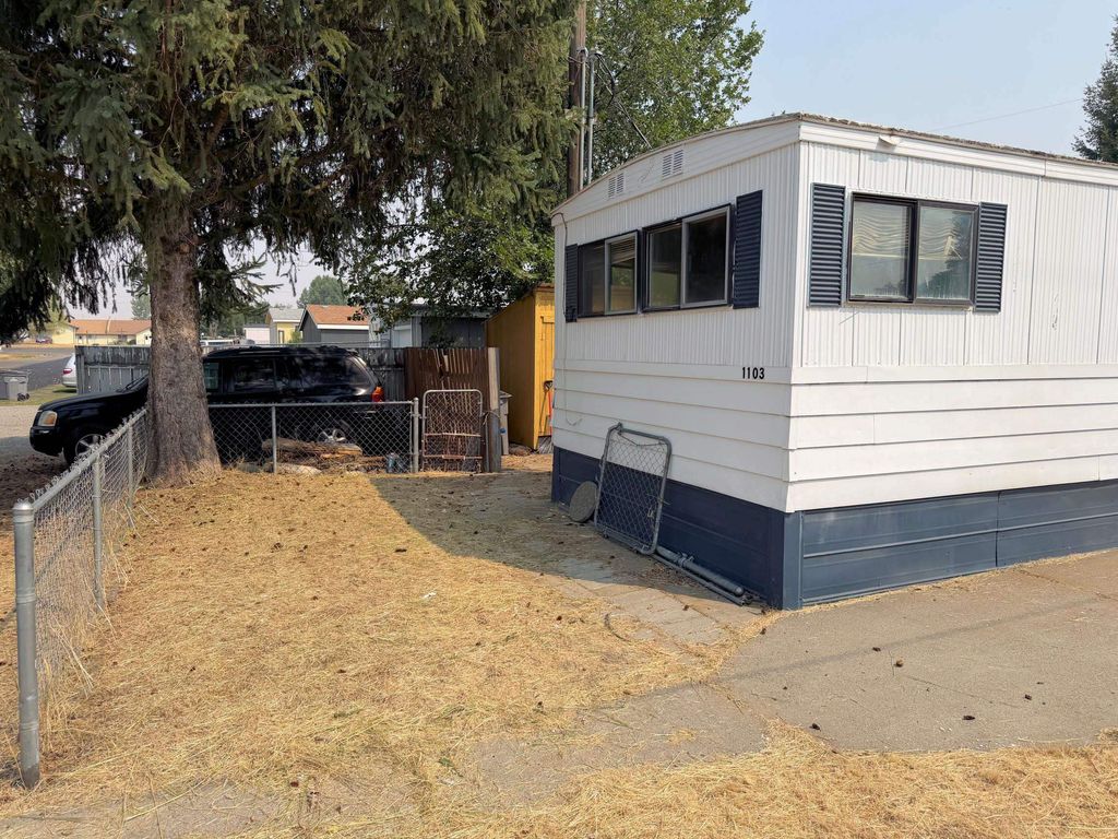 1103 3rd St, Davenport, WA 99122 photo 2