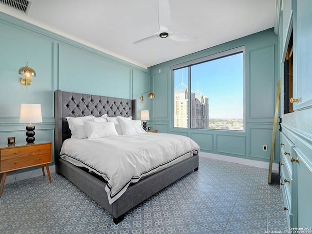 610 E Market St Unit 2816, San Antonio, TX 78205