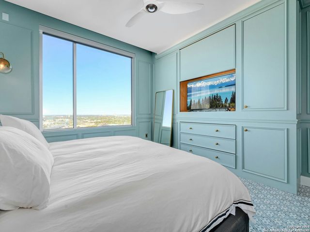 610 E Market St Unit 2816, San Antonio, TX 78205