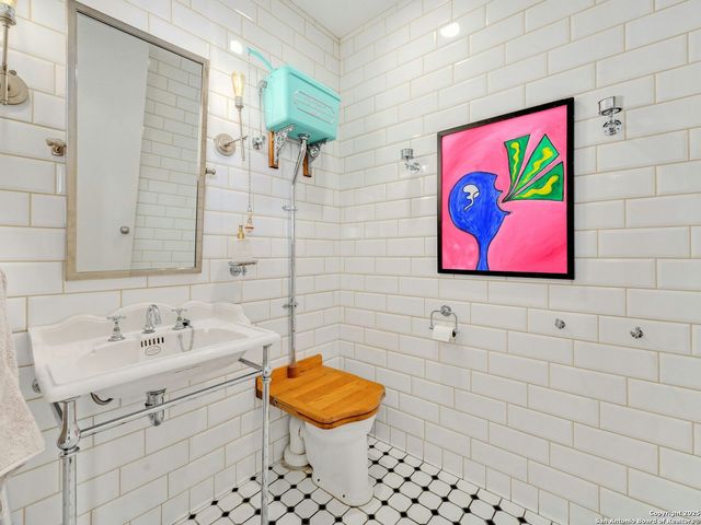 610 E Market St Unit 2816, San Antonio, TX 78205