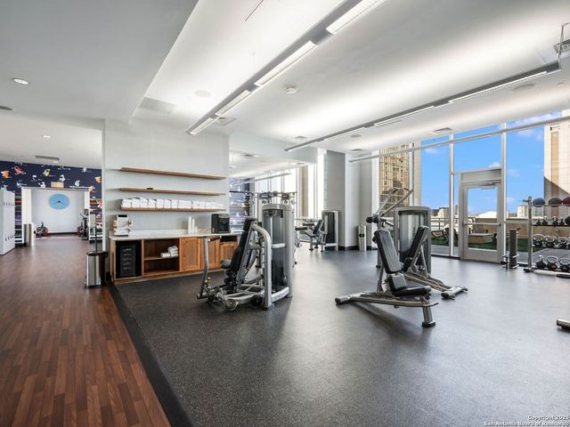 610 E Market St Unit 2816, San Antonio, TX 78205