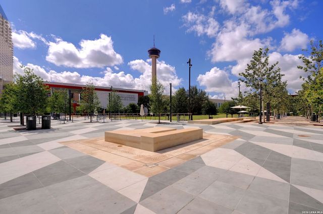 610 E Market St Unit 2816, San Antonio, TX 78205