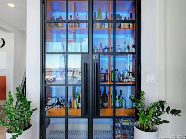 610 E Market St Unit 2816, San Antonio, TX 78205