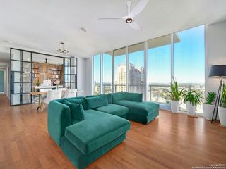 610 E Market St Unit 2816, San Antonio, TX 78205