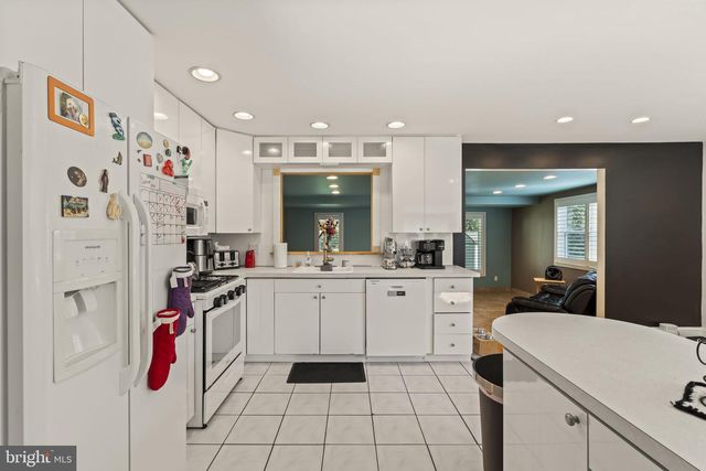 409 BRADFORD RD, Cherry Hill, NJ 08034