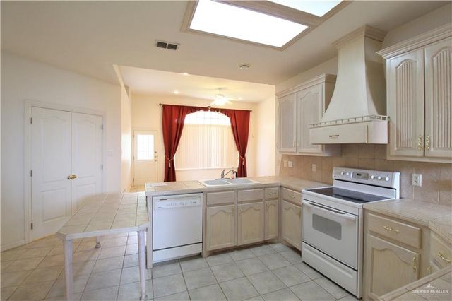 2708 Cardinal Avenue, Mcallen, TX 78504