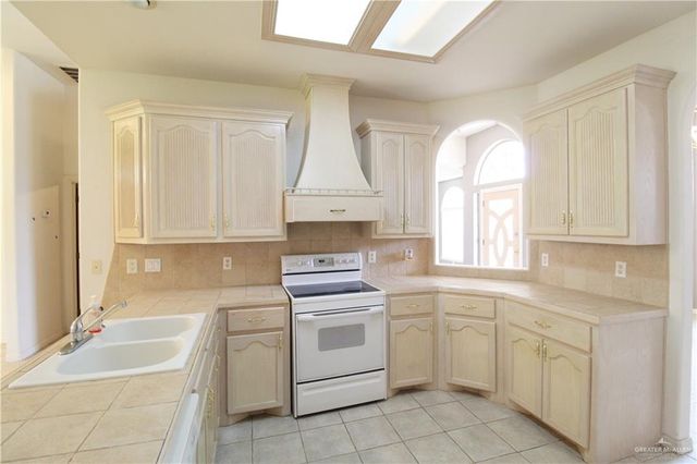 2708 Cardinal Avenue, Mcallen, TX 78504