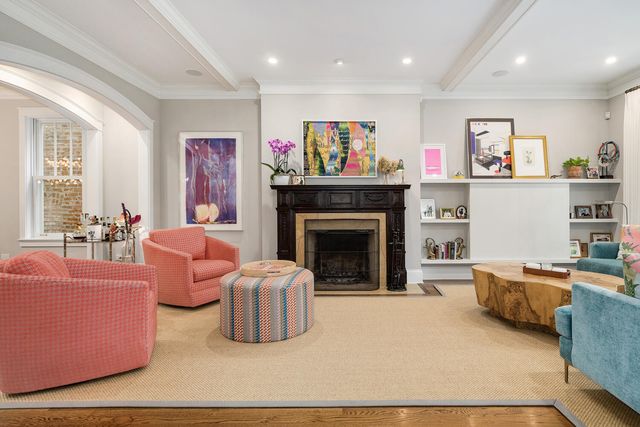 2131 W Schiller Street, Chicago, IL 60622