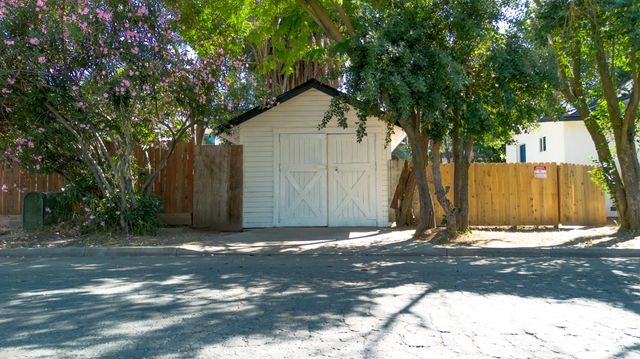2320 K St, Merced, CA 95340