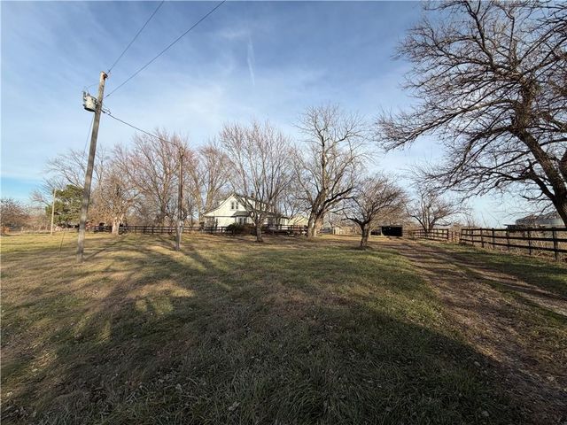 21709 E 321st Street, Harrisonville, MO 64701