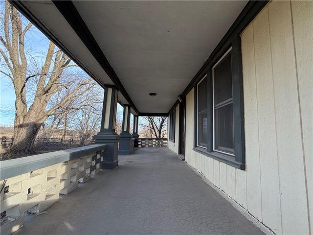 21709 E 321st Street, Harrisonville, MO 64701