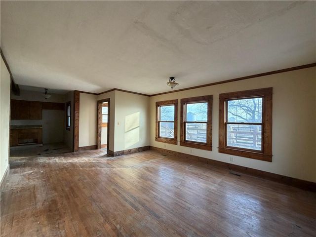 21709 E 321st Street, Harrisonville, MO 64701