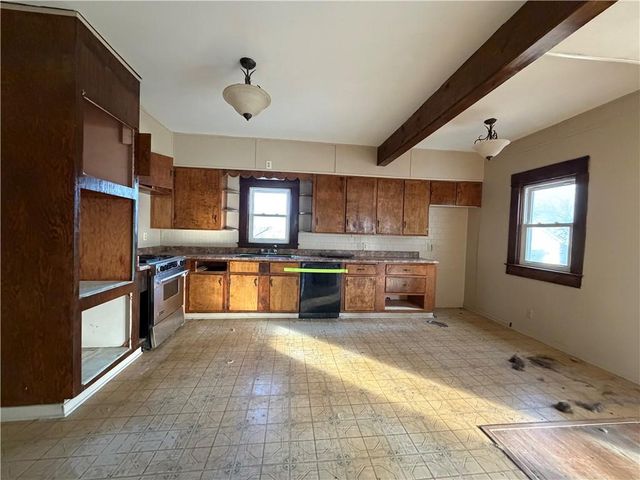 21709 E 321st Street, Harrisonville, MO 64701