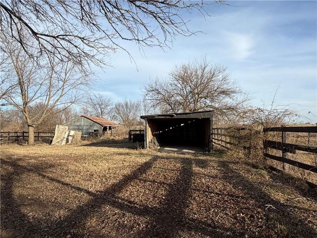 21709 E 321st Street, Harrisonville, MO 64701