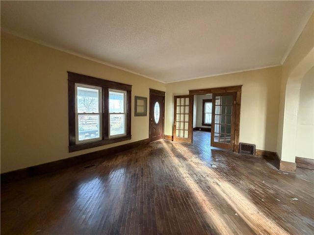 21709 E 321st Street, Harrisonville, MO 64701