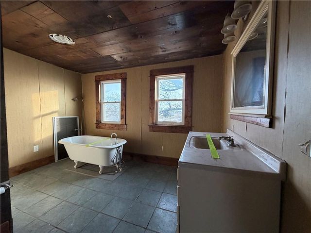 21709 E 321st Street, Harrisonville, MO 64701