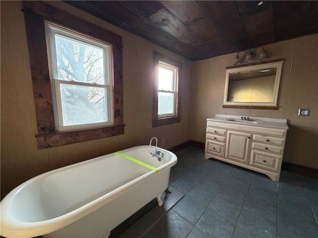 21709 E 321st Street, Harrisonville, MO 64701