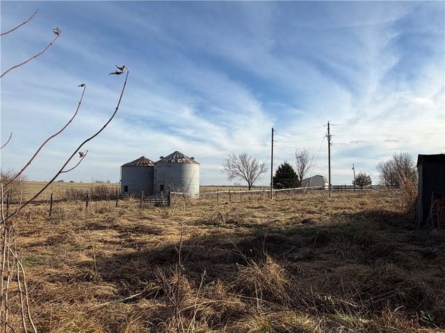 21709 E 321st Street, Harrisonville, MO 64701