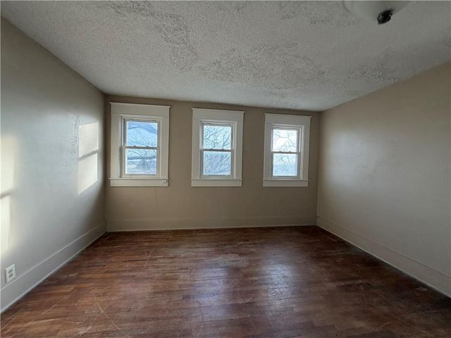 21709 E 321st Street, Harrisonville, MO 64701