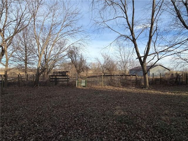 21709 E 321st Street, Harrisonville, MO 64701