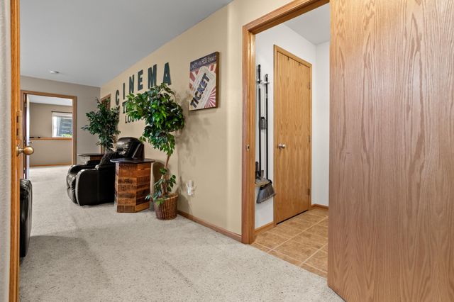 4841 50th Avenue S, Fargo, ND 58104