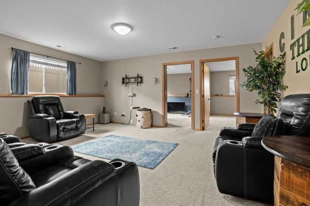 4841 50th Avenue S, Fargo, ND 58104