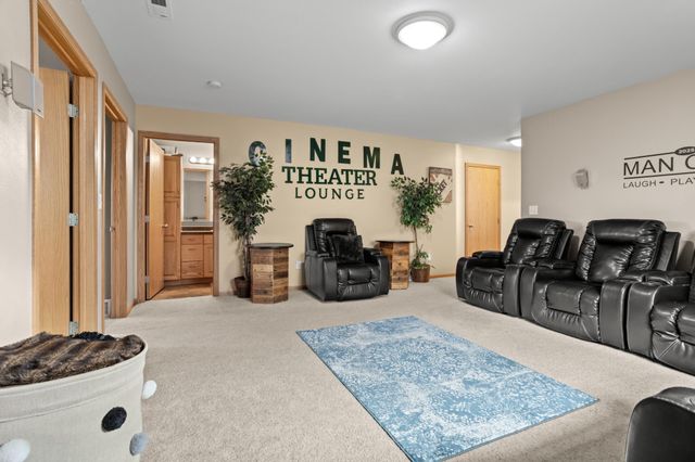 4841 50th Avenue S, Fargo, ND 58104