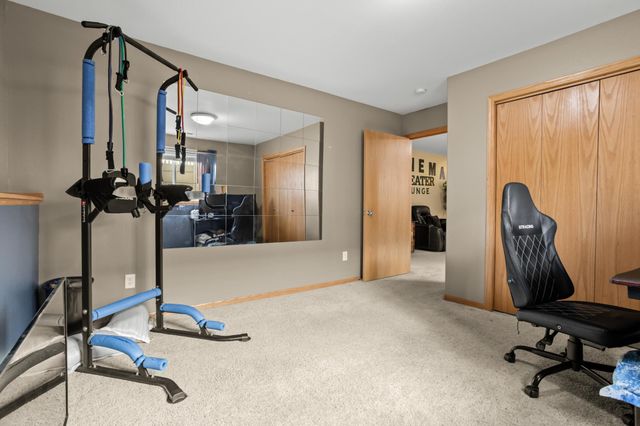 4841 50th Avenue S, Fargo, ND 58104