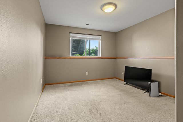 4841 50th Avenue S, Fargo, ND 58104
