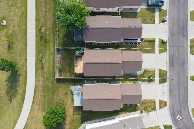 4841 50th Avenue S, Fargo, ND 58104