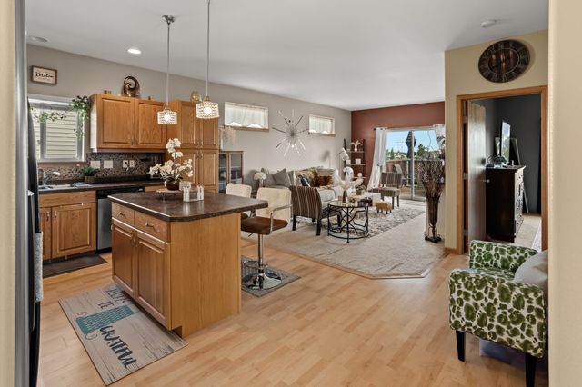 4841 50th Avenue S, Fargo, ND 58104