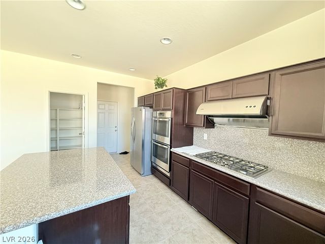 10560 Pelican Island Avenue, Las Vegas, NV 89166