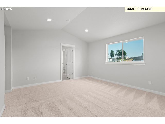 919 Ne SAGEBRUSH Dr, Estacada, OR 97023