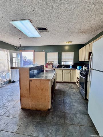 5611 Green Manor St, San Antonio, TX 78223