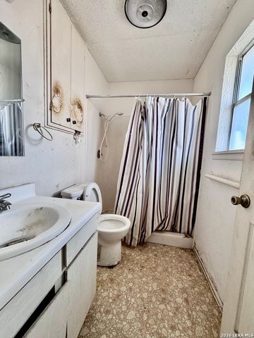 5611 Green Manor St, San Antonio, TX 78223