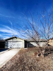 5611 Green Manor St, San Antonio, TX 78223