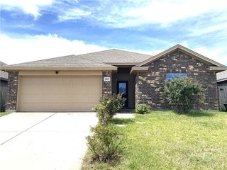 2937 Cantabria St, Corpus Christi, TX 78415