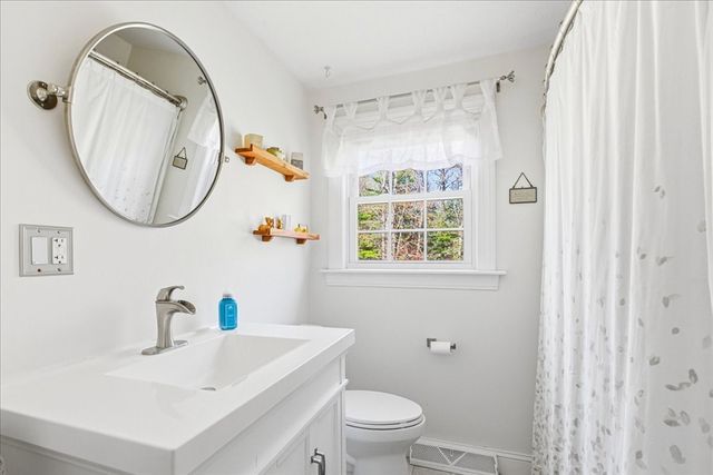 53 Colby Dr, Halifax, MA 02338