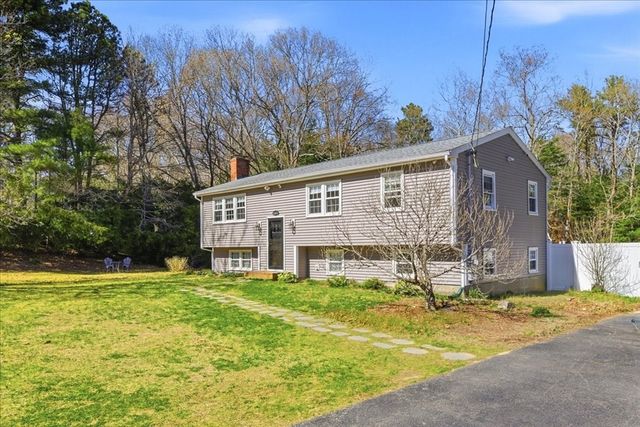 53 Colby Dr, Halifax, MA 02338