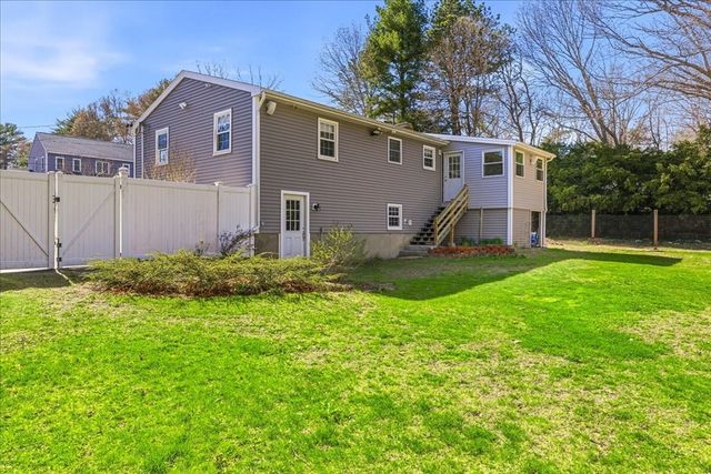 53 Colby Dr, Halifax, MA 02338